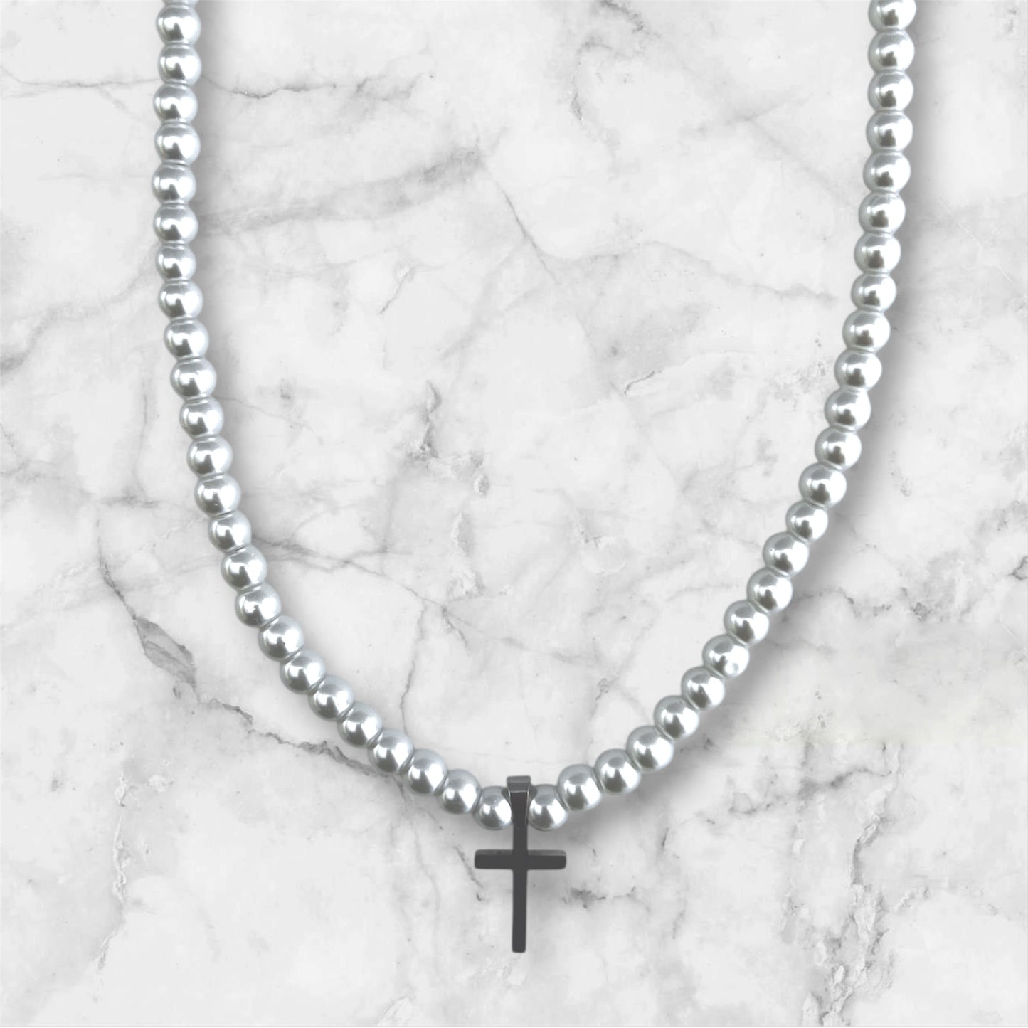 Perlas White Cruz Plateada