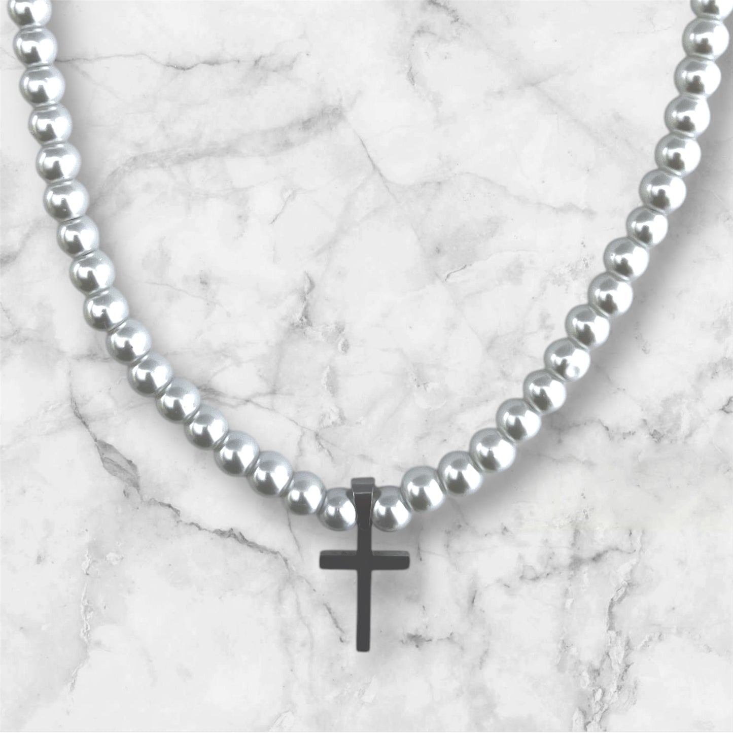 Perlas White Cruz Plateada